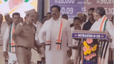 CM Siddaramaiah makes slapping gesture at SP after losing cool over disruption in rally | India News