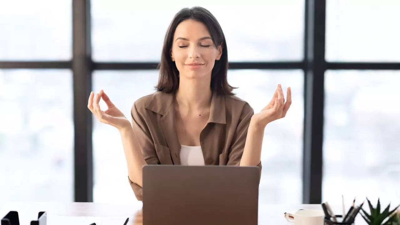 How to stay calm in chaos: 5 proven psychology tips that work