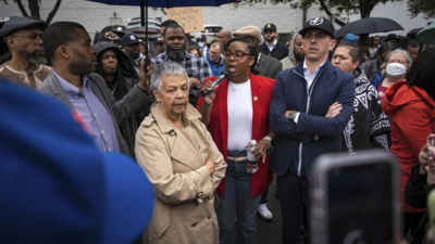 Lawmakers who protested at Newark detention centre could be charged after ‘mob’ scene, says DHS