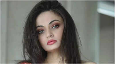 Sneha Ullal responds to directors’ claim that Salman Khan’s sister introduced her for ‘Lucky: No Time for Love’: ‘Accha?’ | Hindi Movie News