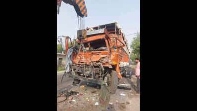 Driver ‘drunk’, 5 labourers killed,27 hurt in B’shahr truck collision | Meerut News
