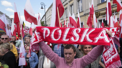 Thousands rally in Warsaw for Polish presidency rivals | World News