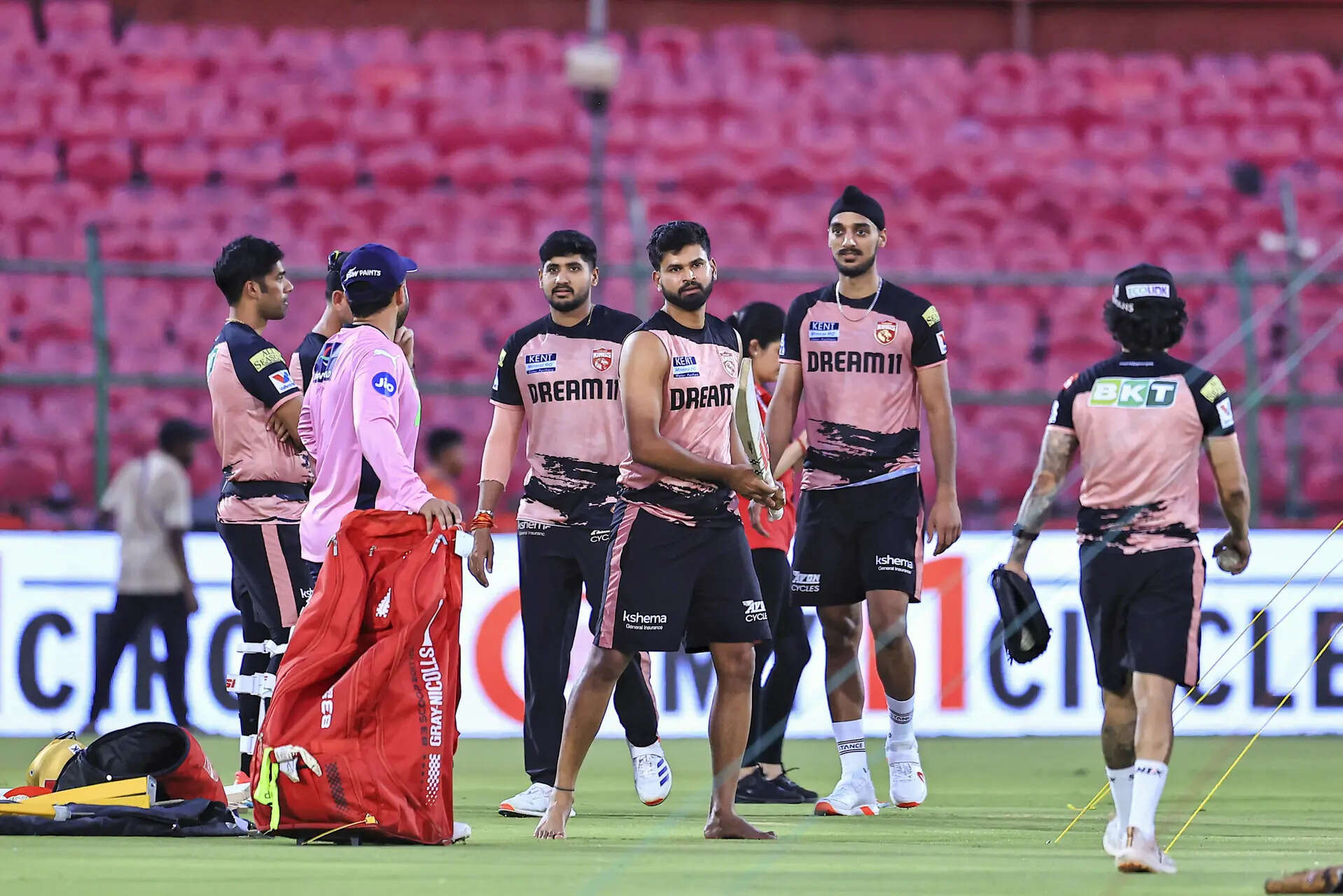 PBKS vs DC Live Score, IPL 2025: Punjab Kings chase top-two finish against ousted Delhi Capitals